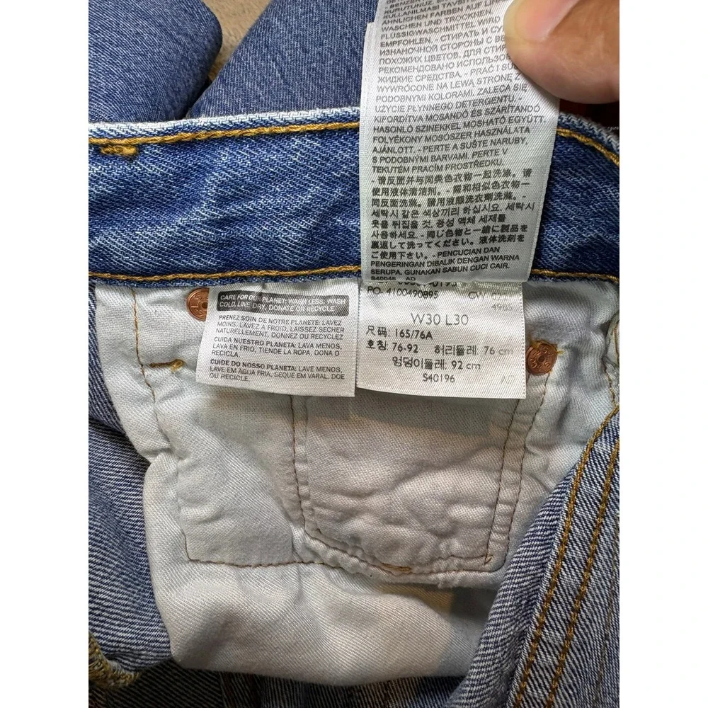 Levis 501 Original Fit Mens Jeans 30x30 Medium Wash Blue Straight Leg Button Fly